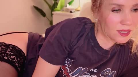 Mya-be Yours P online show from February 6, 11:30 pm