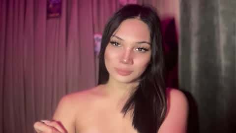 UR GIRL NEXTDOOR online show from February 26, 5:39 am