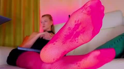 mysticvenus_ online show from July 15, 7:24 am