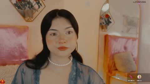 Snapshot of naamah_b chatting on October 16, 2:30 pm naamah_b online show from October 16, 2:30 pm