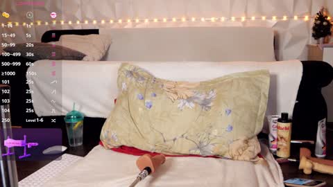 Snapshot of naathasa_ chatting on February 6, 1:54 pm Naathasa   online show from February 6, 1:54 pm