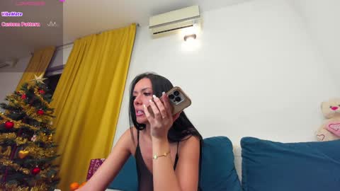 Snapshot of nadeen_ chatting on December 16, 3:11 pm Nadia online show from December 16, 3:11 pm
