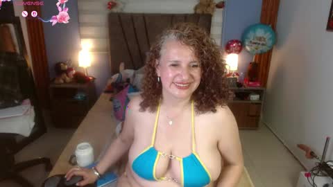 nadia_84 online show from April 30, 7:52 pm