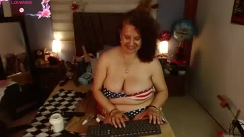 nadia_84 online show from June 12, 7:44 pm