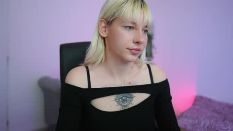 Nadia 18 online show from March 15, 7:16 pm