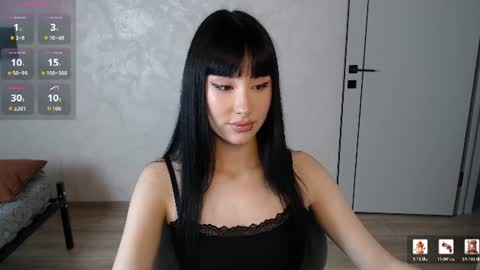 Naemi online show from July 23, 1:41 pm