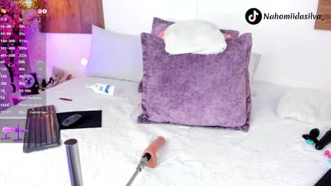 Nahomii online show from April 29, 9:31 pm