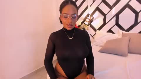 Nahomi online show from July 11, 2:06 pm