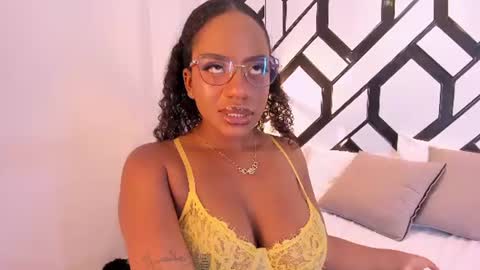 Nahomi online show from July 17, 4:00 pm