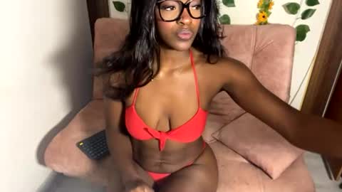 Nahomy  online show from July 2, 9:21 pm