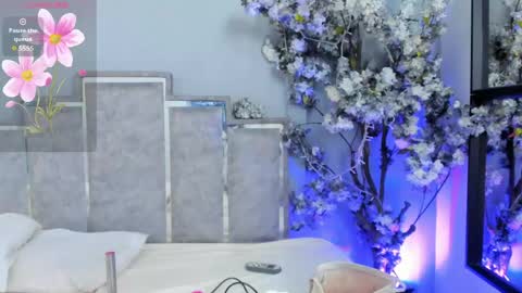 nahomycarterr online show from May 1, 11:35 am