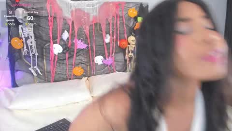 nahomycarterr online show from October 27, 7:52 pm