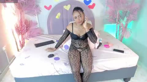 nalapalmer online show from June 29, 7:57 pm