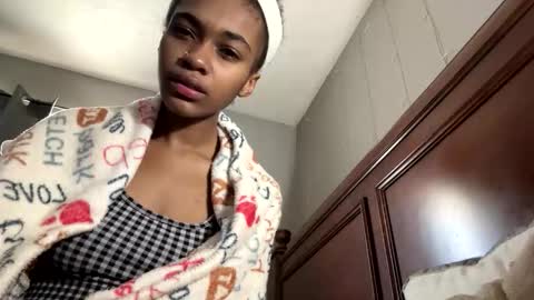 nanaonn online show from October 20, 5:49 pm