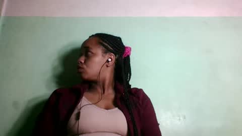 nandrianina416143 online show from June 9, 5:29 am