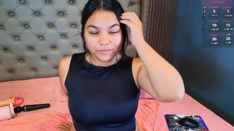 NAOMI online show from April 2, 7:00 pm
