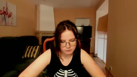 naomi_di online show from June 3, 7:20 am