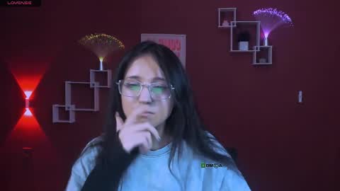 naomi_fox__ online show from May 2, 8:34 pm