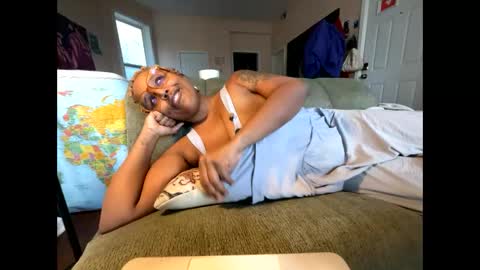 Naomigiirl6 online show from January 25, 8:10 pm