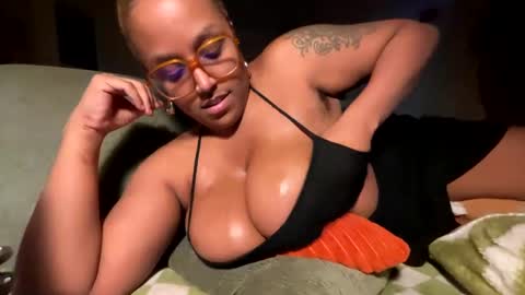 Naomigiirl6 online show from February 19, 12:11 pm