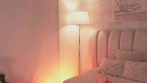 Naomi-Gray  online show from June 13, 8:06 pm