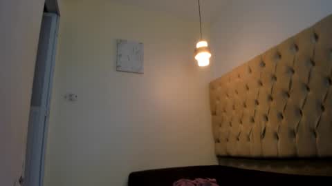 naomis_35 online show from March 3, 7:53 pm