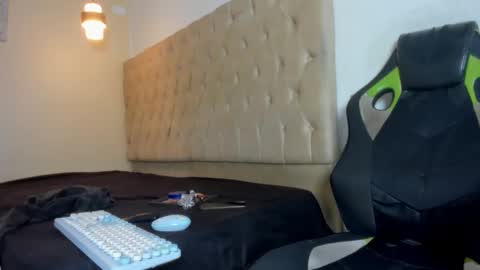 naomis_35 online show from February 20, 7:47 pm