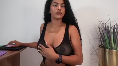 Naomi     online show from July 12, 3:18 am