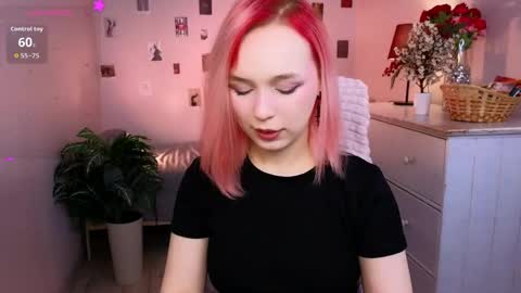 Naomi online show from April 28, 8:35 pm