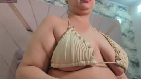 Naomy online show from April 28, 10:46 pm