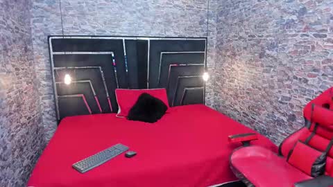 Snapshot of nasty_shantal chatting on September 28, 6:46 pm Shantal online show from September 28, 6:46 pm