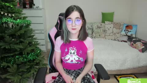 Snapshot of nastya_love3 chatting on December 17, 7:04 pm Nastya online show from December 17, 7:04 pm