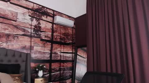 Natalie online show from November 18, 1:01 pm