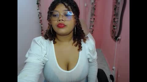 Snapshot of natalie_tits1 chatting on October 4, 4:22 pm natalie_tits1 online show from October 4, 4:22 pm