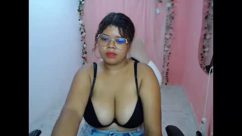 Snapshot of natalie_tits1 chatting on October 10, 7:30 pm natalie_tits1 online show from October 10, 7:30 pm
