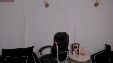 Natalie Lewis online show from August 1, 11:12 am