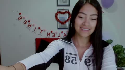 Nataly Escobar online show from September 19, 12:59 pm