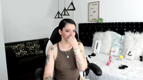 Snapshot of natasha__logan chatting on February 1, 4:24 am Natasha online show from February 1, 4:24 am