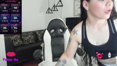 Snapshot of natasha__logan chatting on January 24, 4:27 am Natasha online show from January 24, 4:27 am