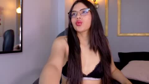 NATASHA  Please follow me and rate me Thumbs Up online show from July 22, 5:52 am