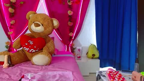 NatashaKissess   online show from October 21, 3:49 pm