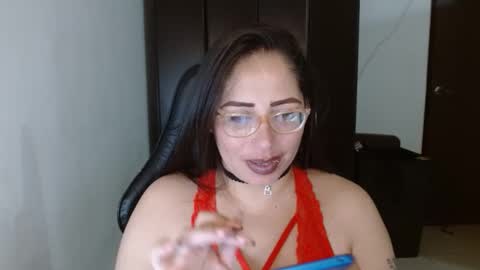 Snapshot of natashasmithe chatting on October 9, 2:05 am Natasha Smithe online show from October 9, 2:05 am