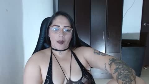 Snapshot of natashasmithe chatting on October 3, 3:55 am Natasha Smithe online show from October 3, 3:55 am
