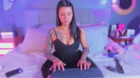 nathalia stone  online show from February 1, 12:53 am