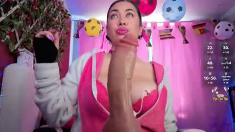 Nathalie online show from June 19, 6:00 pm