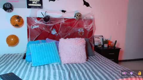 Snapshot of nathaly_stepmom chatting on October 20, 11:46 am Natha online show from October 20, 11:46 am