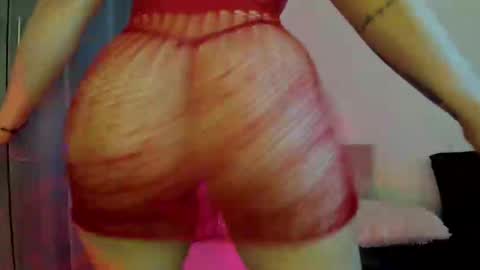 Snapshot of natii_bigass chatting on February 15, 11:38 pm NATTI online show from February 15, 11:38 pm