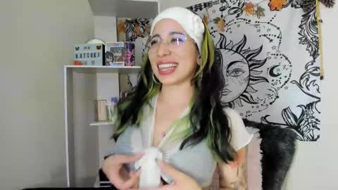 Nat  online show from October 25, 2:52 am