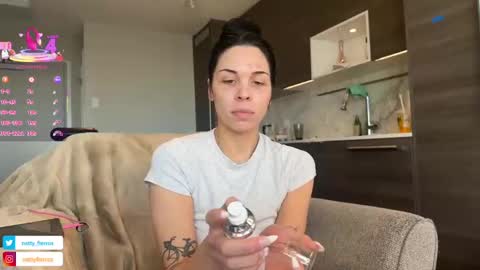 Snapshot of nattywithoutdaddy chatting on February 12, 11:09 pm NATTY FIERROS online show from February 12, 11:09 pm