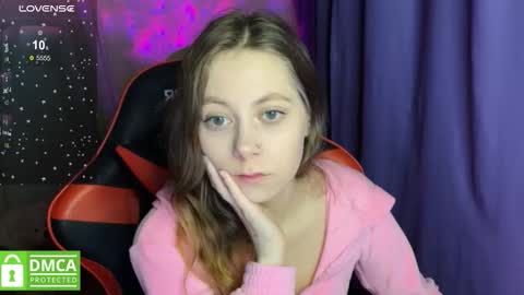 Snapshot of natural_babe666 chatting on September 22, 9:35 pm natural_babe666 online show from September 22, 9:35 pm